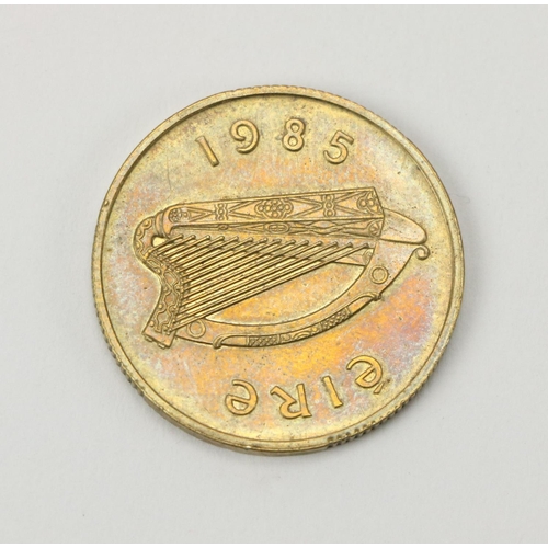 1073 - Rare Irish 20 Pence Trial PieceIrish Coin: A rare 1985 Twenty Pence Trial Piece Coin, the obverse wi... 