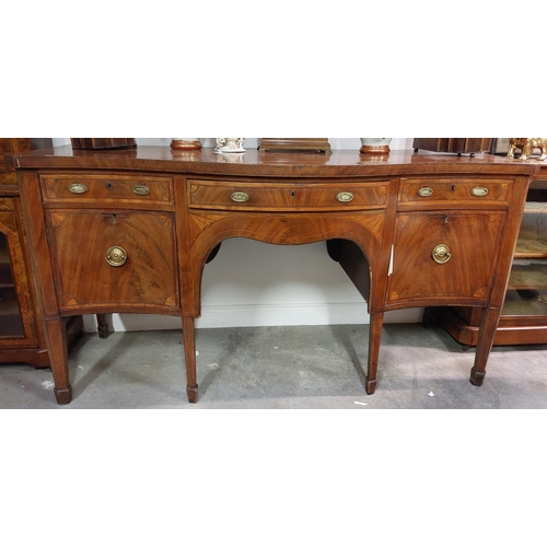 416 - A Georgian period fine quality serpentine front mahogany Sideboard, the shaped top with central fan ... 