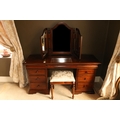 A good mahogany pedestal Dressing Table, with triptych mirrors above three concealed drawers and thr... 
