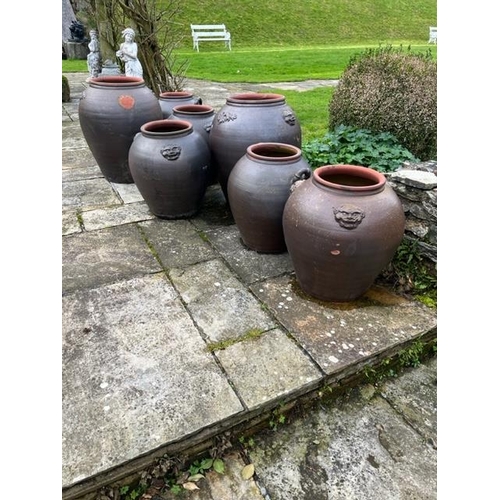 544 - A large collection of modern Garden Plant Pots, of various sizes, with plain and antique style desig... 