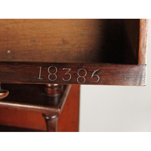 1141 - An Irish William IV rosewood Table Bookstand, in the manner of Williams & Gibton, with turned ca... 