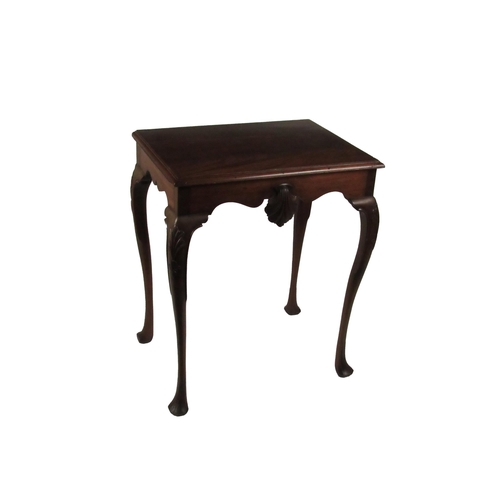 611 - A fine quality attractive 19th Century Irish mahogany Side Table, of small proportions, the plain mo... 