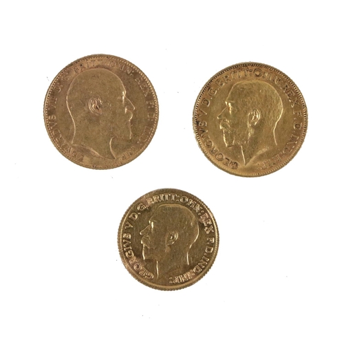 810 - Sovereigns:  A King Edward VII 1910 full Sovereign, also a King George V 1911 full Sovereign, a King... 