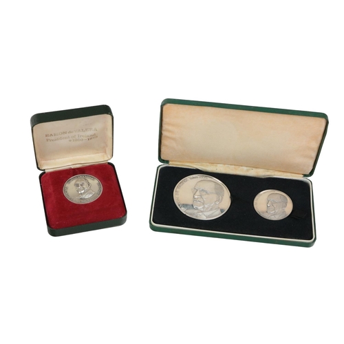 164 - Commemorative Coins: A cased set of heavy silver 'Eamon de Valera' Coins, each obverse depicting sid... 