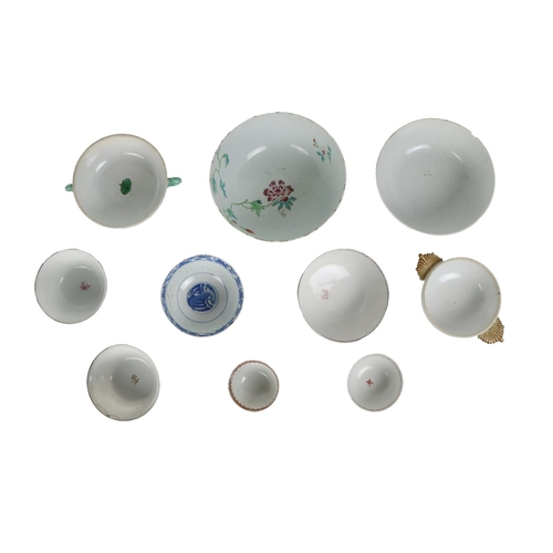 253 - A collection of 10 - 19th Century Oriental porcelain Bowls, of various sizes, including Cantonese, C... 