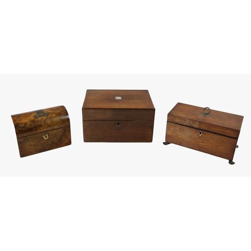 346 - A Victorian mahogany cased Ladies Vanity Box, with lift top and fitted interior with various accoutr... 