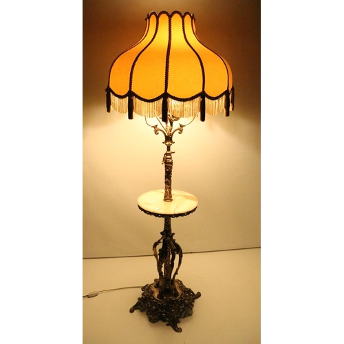 624 - A fine quality French style tall ormolu Oil Lamp, the top converted with domed cream damask shade, w... 