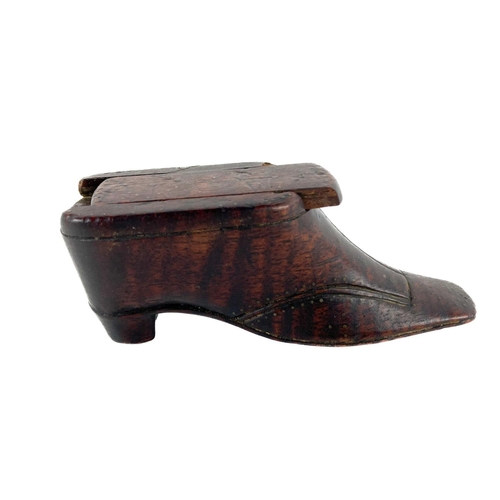 915 - A rare Georgian period wooden Snuff Box, modelled as a shoe with sliding top compartment, approx. 9c... 