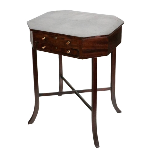 920 - A fine quality Regency period mahogany Table, the octagonal top with rosewood crossbanding with lift... 