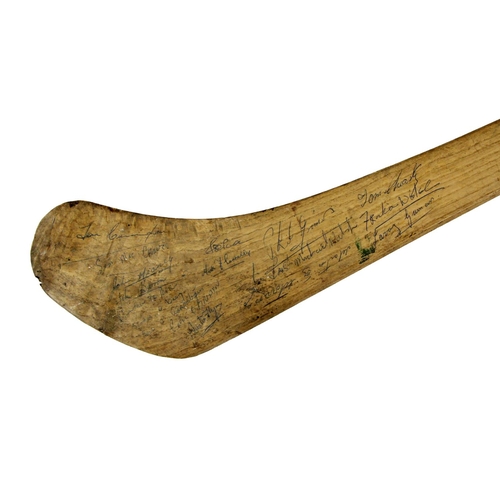 982 - Signed by the 1959 All-Ireland Hurling ChampionsG.A.A.: Waterford, 1959, Clar Oifigiuil, All-Ireland... 