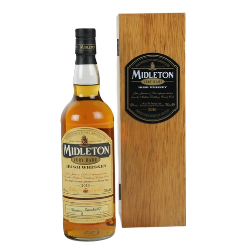 1091 - Whiskey: A cased Bottle of Middleton very rare Whiskey, 2010, with cert (sealed) No. 011551. (1)... 