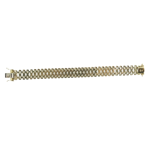 1111 - A Ladies 14ct gold chain mail design Bracelet, approx. 21.6gms, hallmarked. (1)