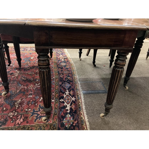 535 - A fine quality 19th Century Irish mahogany Economy Table, in the manner of Gillingtons, Dublin, the ... 