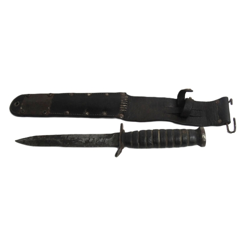 324 - Militaria: A Rare World War II Army Issue 'U.S. Marines' Dagger, with pointed blade, inscribed, in o... 