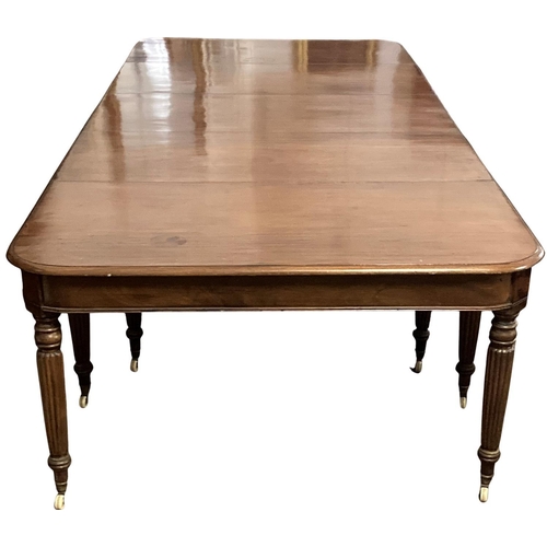 535 - A fine quality 19th Century Irish mahogany Economy Table, in the manner of Gillingtons, Dublin, the ... 