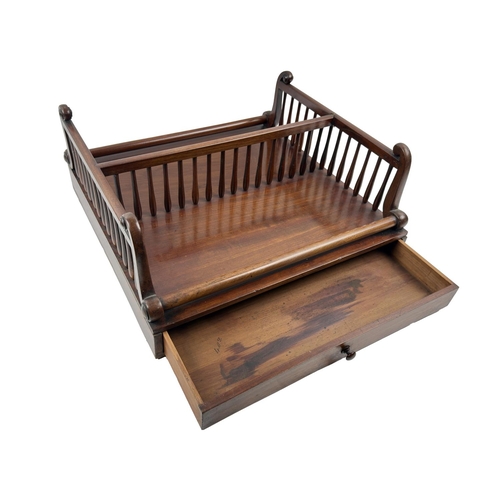 905 - A William iv mahogany Desk Bookshelf, in the manner of Williams & Gibton with double sided slidi... 