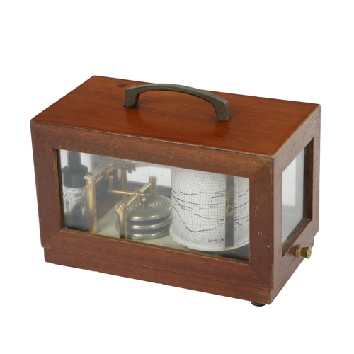 910 - A small 20th Century mahogany cased Barograph,&nbsp;with label of 'Ets Maxant Paris-Est 93100 Monter... 