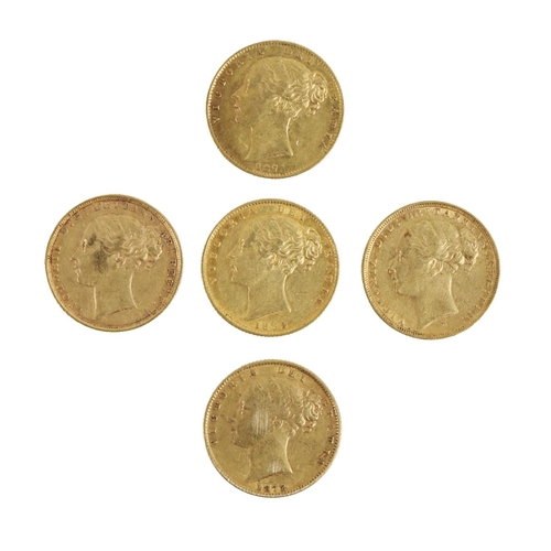 184 - Gold Coins: A group of 5 Queen Victoria (young head) full Sovereigns, to include shield back 1864, 1... 