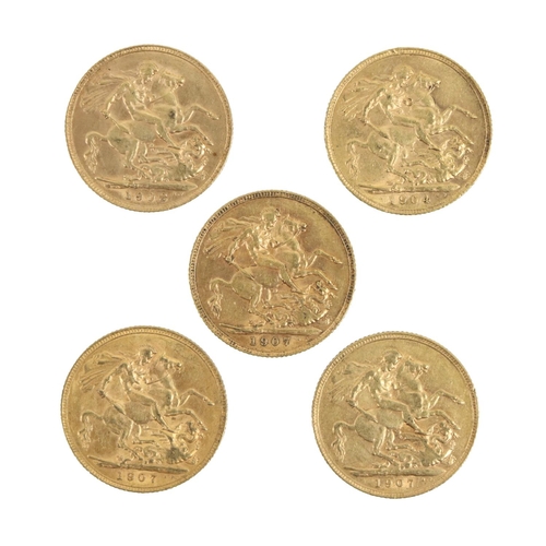 185 - Gold Coins: A group of 5 King Edward VII full Sovereigns, to include: 1904, 1907 (3) and 1908, as a ... 