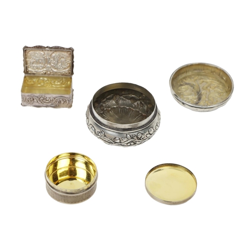 51 - An attractive Victorian style repousse design Pill Box, decorated with cherub, by Irish Silver Ltd.,... 