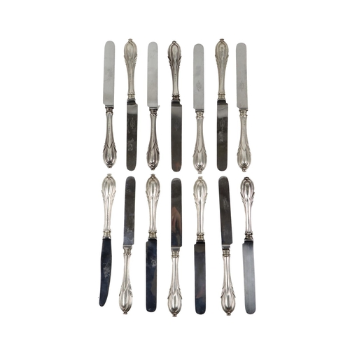 21 - Silver: A set of 14 Victorian Lily pattern silver handled Dinner Knives, Elkington & Co., Birmin... 