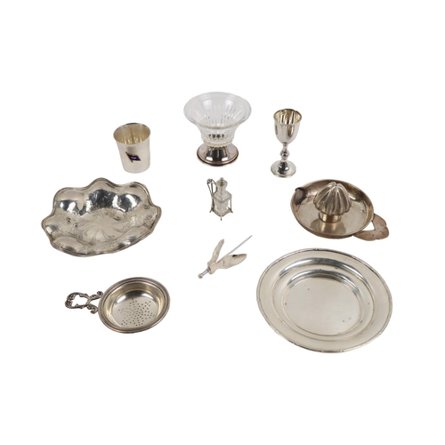 13 - Silverware: A rare and unusual Edwardian silver Cocktail Lemon Slice Server, London John Round &... 