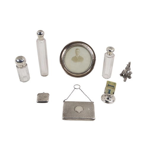 33 - Silverware: An attractive English silver etched leaf design Purse or Organizer, with chain, Birmingh... 