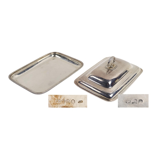 52 - A fine quality Georgian period silver Entree Dish and Cover, with domed top and shaped ring handle, ... 