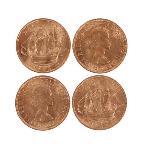 160 - Coins: A large collection of English Pennies, of various dates (housed in white money sack), as a co... 