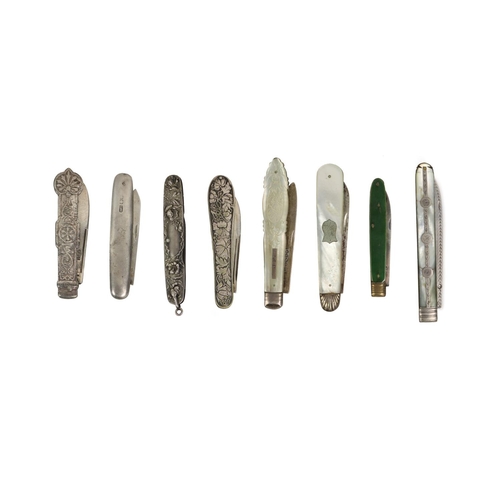 8 - A collection of rare late 18th Century / early 19th Century Pocket or Pipe Knives, all with hinged m... 