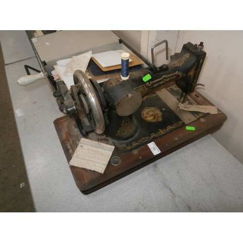 153 - vintage arrow sewing machine