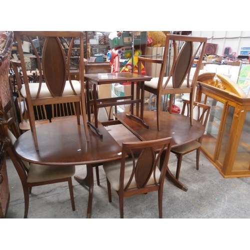 480 - Extending g plan dining table and 6 chairs