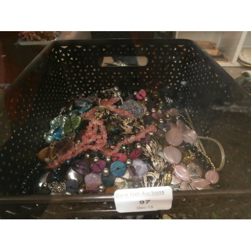 97 - 20 fashion necklaces