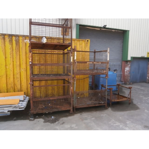 314 - 6 Stacking storage stilages