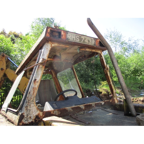 354 - JCB Digger, Trenching bucket and shovel