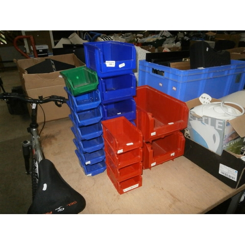 128 - 17 various stacking tubs