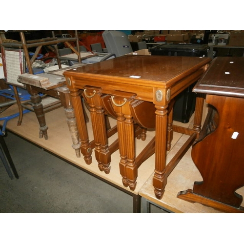 170 - Reproduction mahogany nest of tables on reeded legs