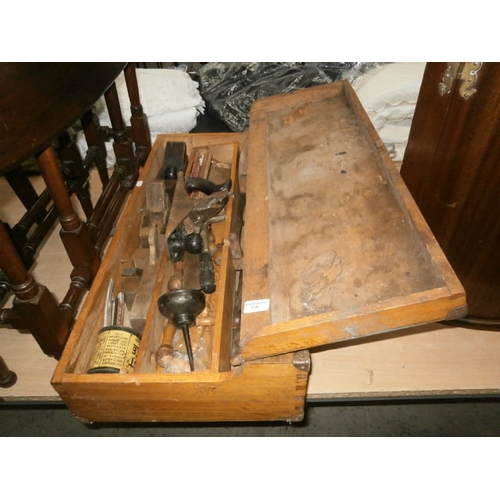 175 - Vintage tool box with a variety of vintage hand tools