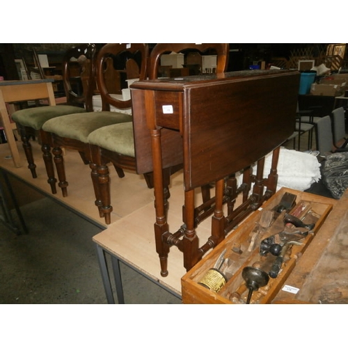 176 - Mahogany drop leaf table