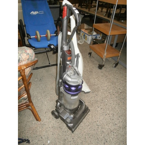 147 - Dyson vacuum cleaner working