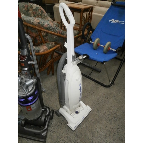 148 - Electrolux vacuum cleaner working