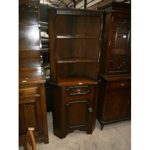 535 - Wooden corner unit