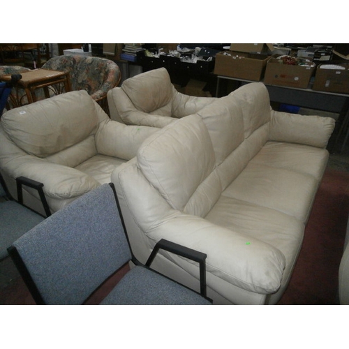 542 - 3 piece cream leather suite with 3 seater settee and 2 x matching armchairs