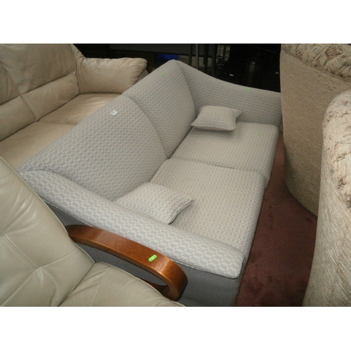 544 - 2 seater upholstered settee