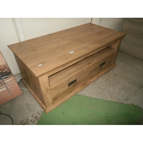 546 - Large wooden coffee table with 2 lower drawers