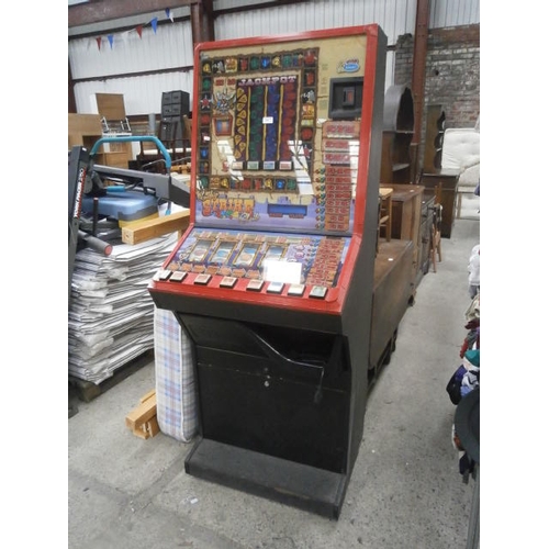 500 - BARCREST fruit machine in working order - no key available