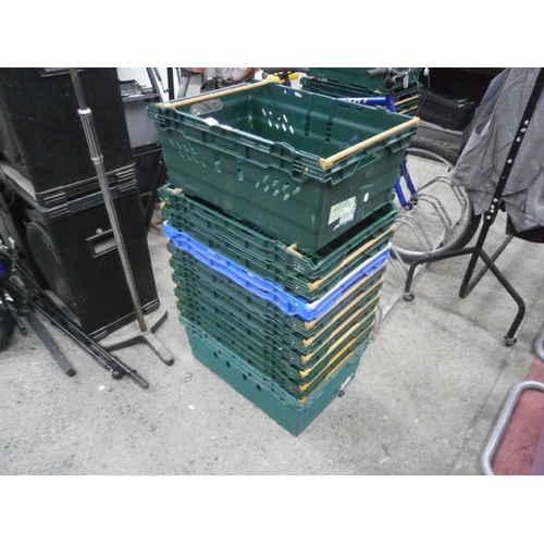 183 - Ten stacking crates