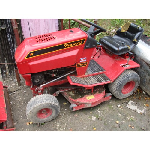 39 - Westwood T1300 ride on petrol mower