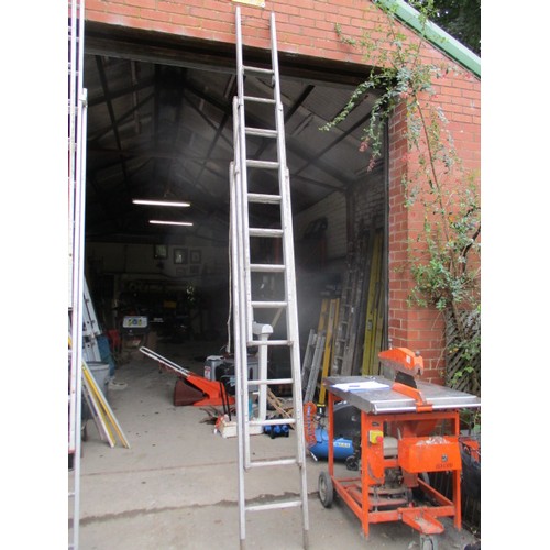 49 - Triple extending ladder