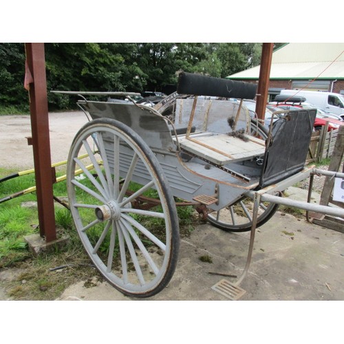 117 - 2 wheel horse cart